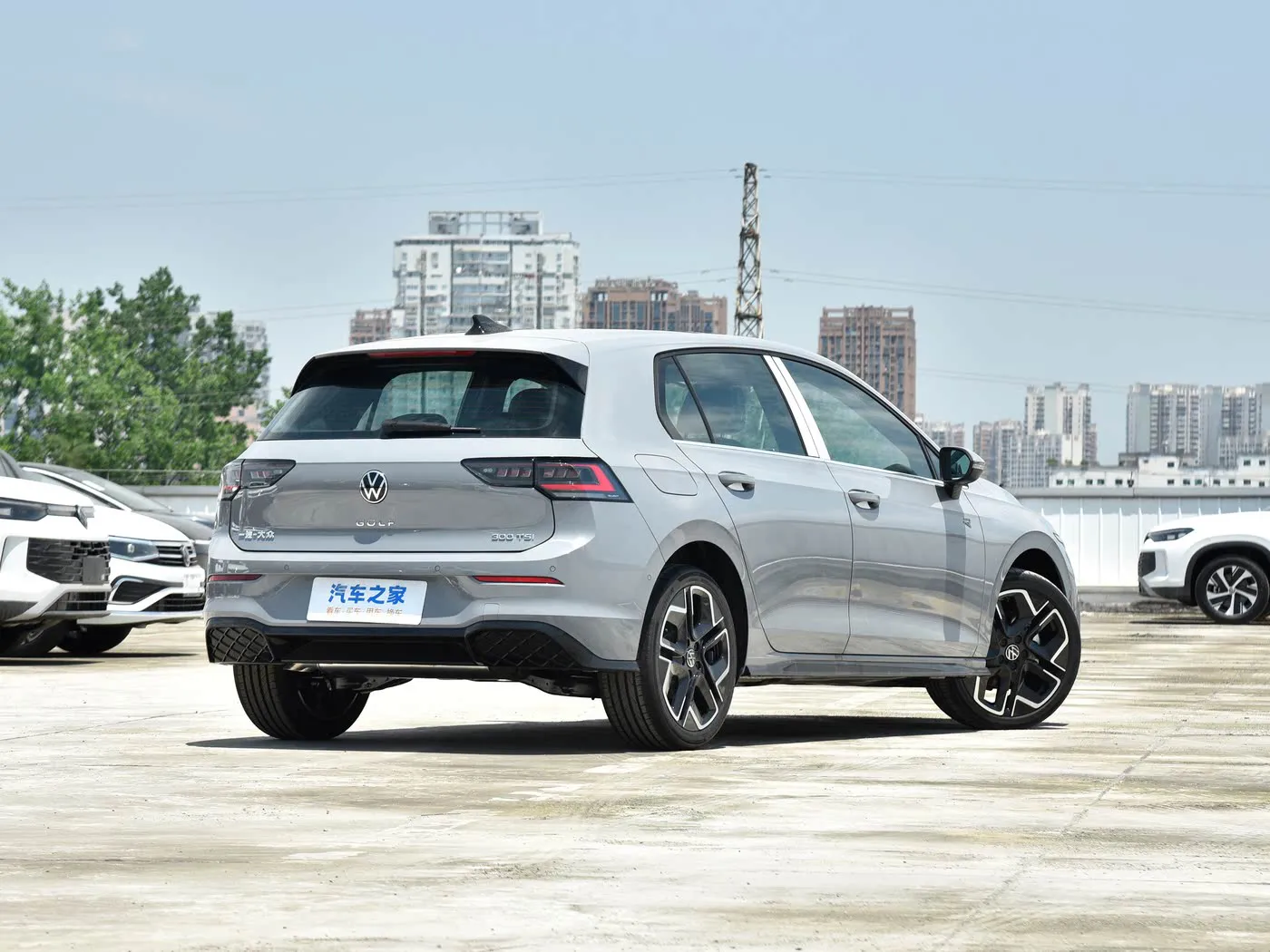 Golf 2025 300TSI R-Line