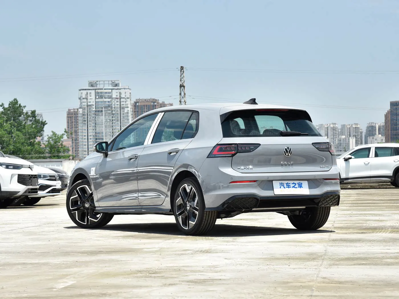 Golf 2025 300TSI R-Line