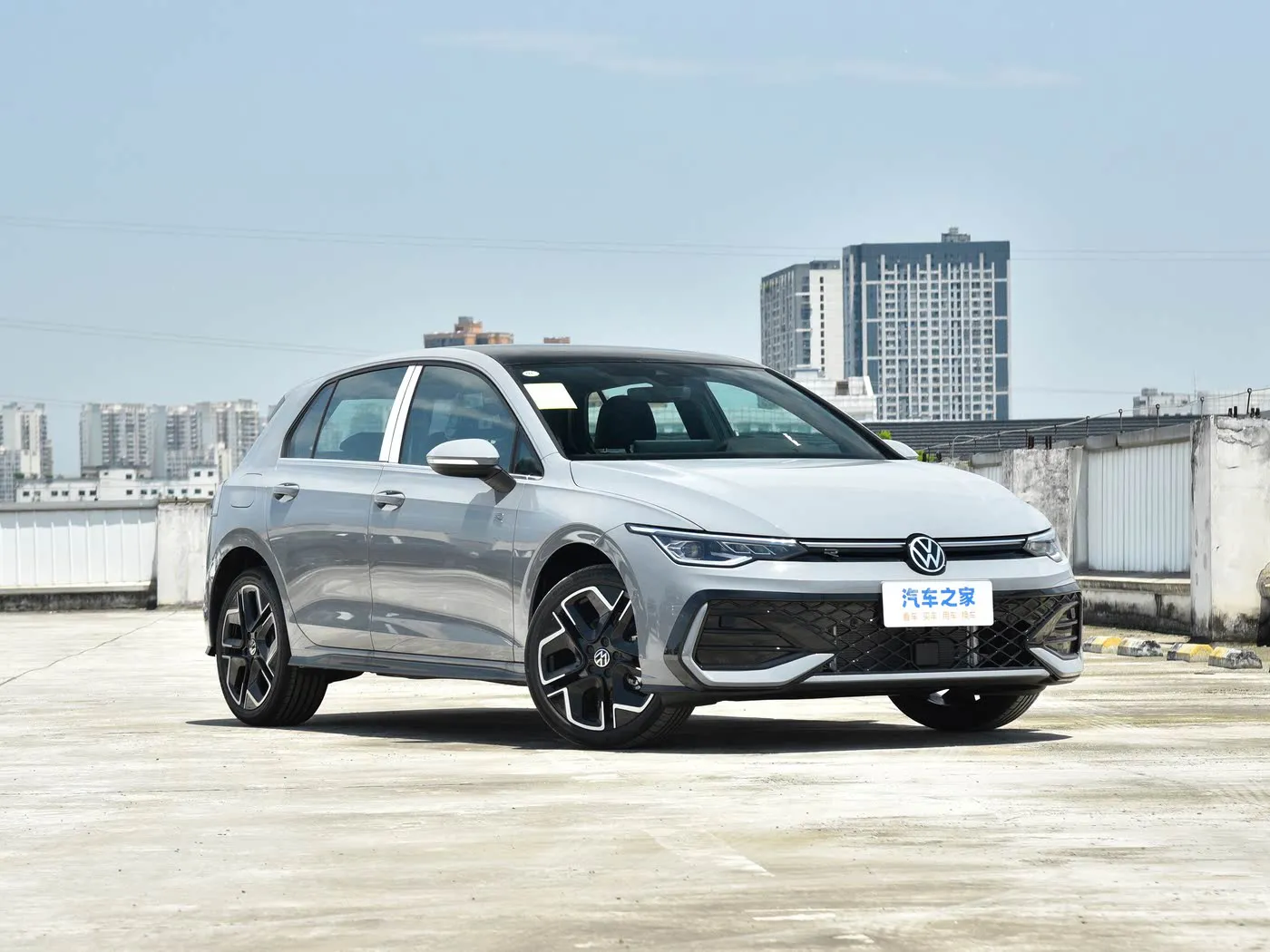 Golf 2025 300TSI R-Line