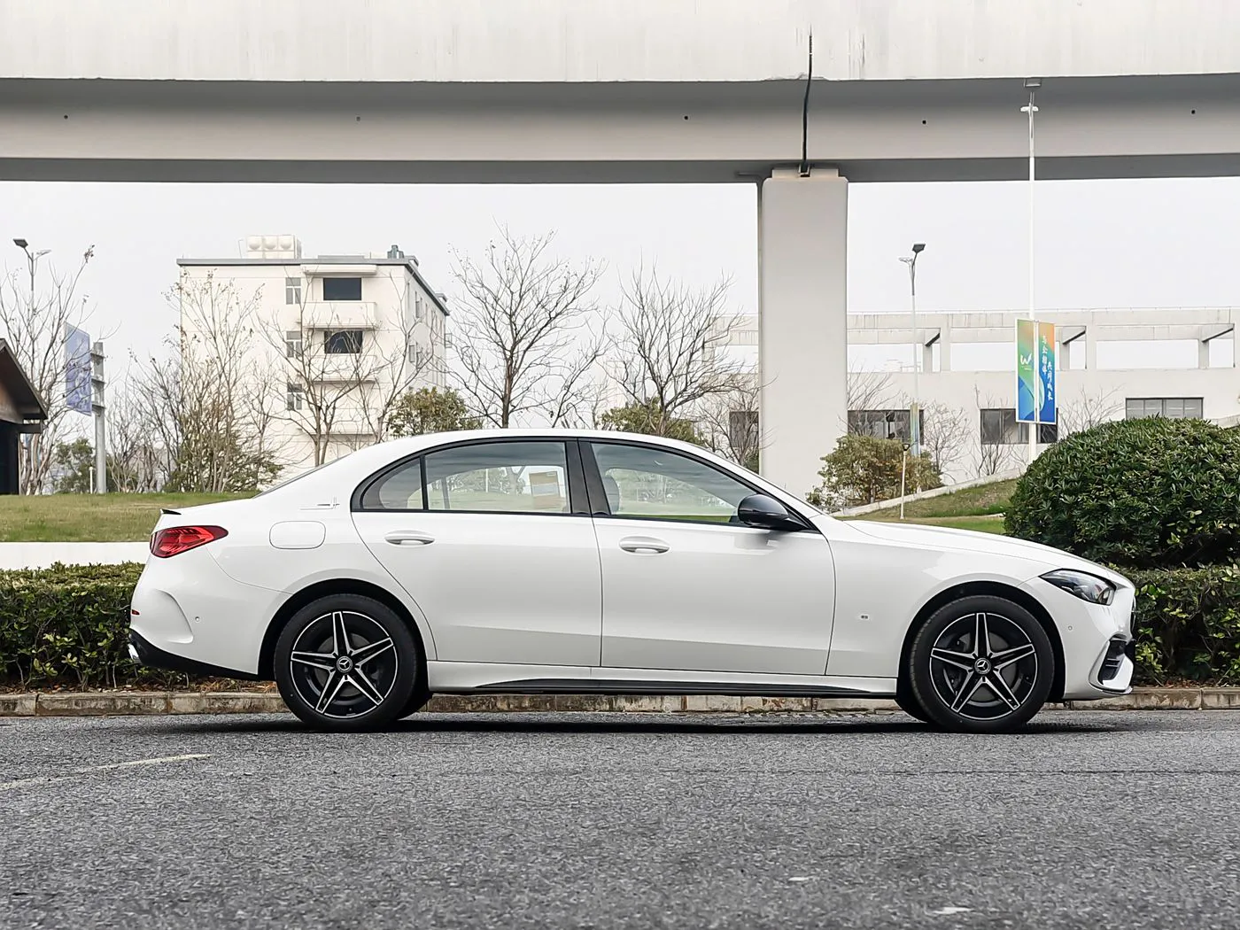Mercedes-Benz C-Class 2025 C 260 L Night Edition Sport
