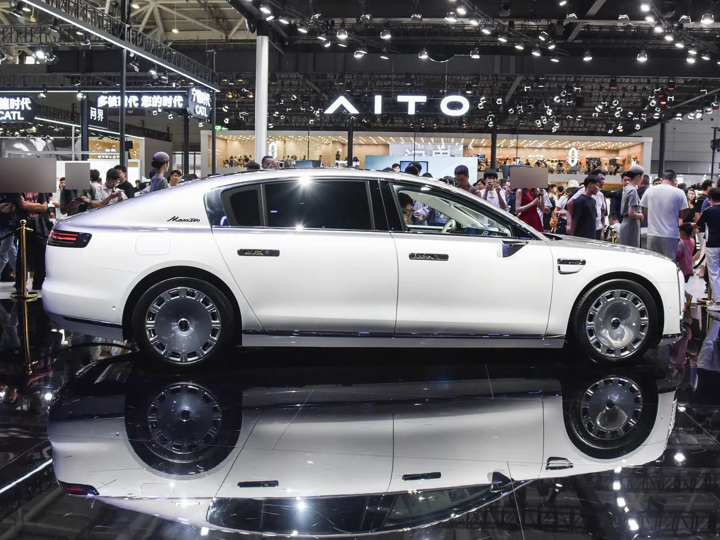 MAEXTRO S800 2025 Extended Range Star Glory Executive Edition 4-Seater