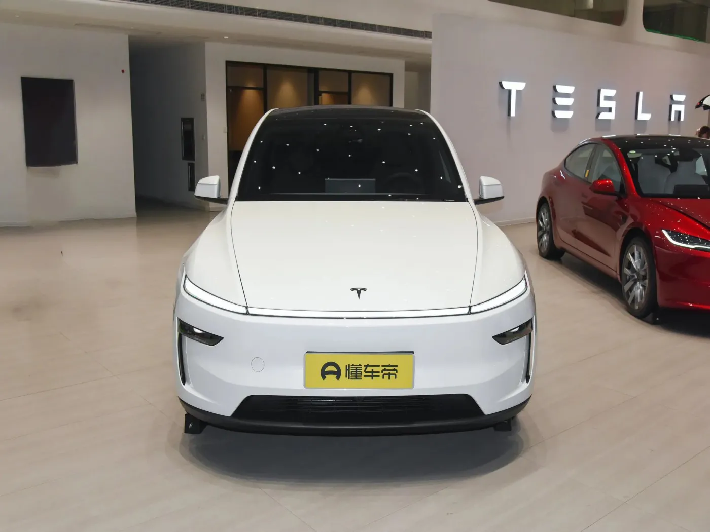 Tesla Model Y L 2026 Standard Range