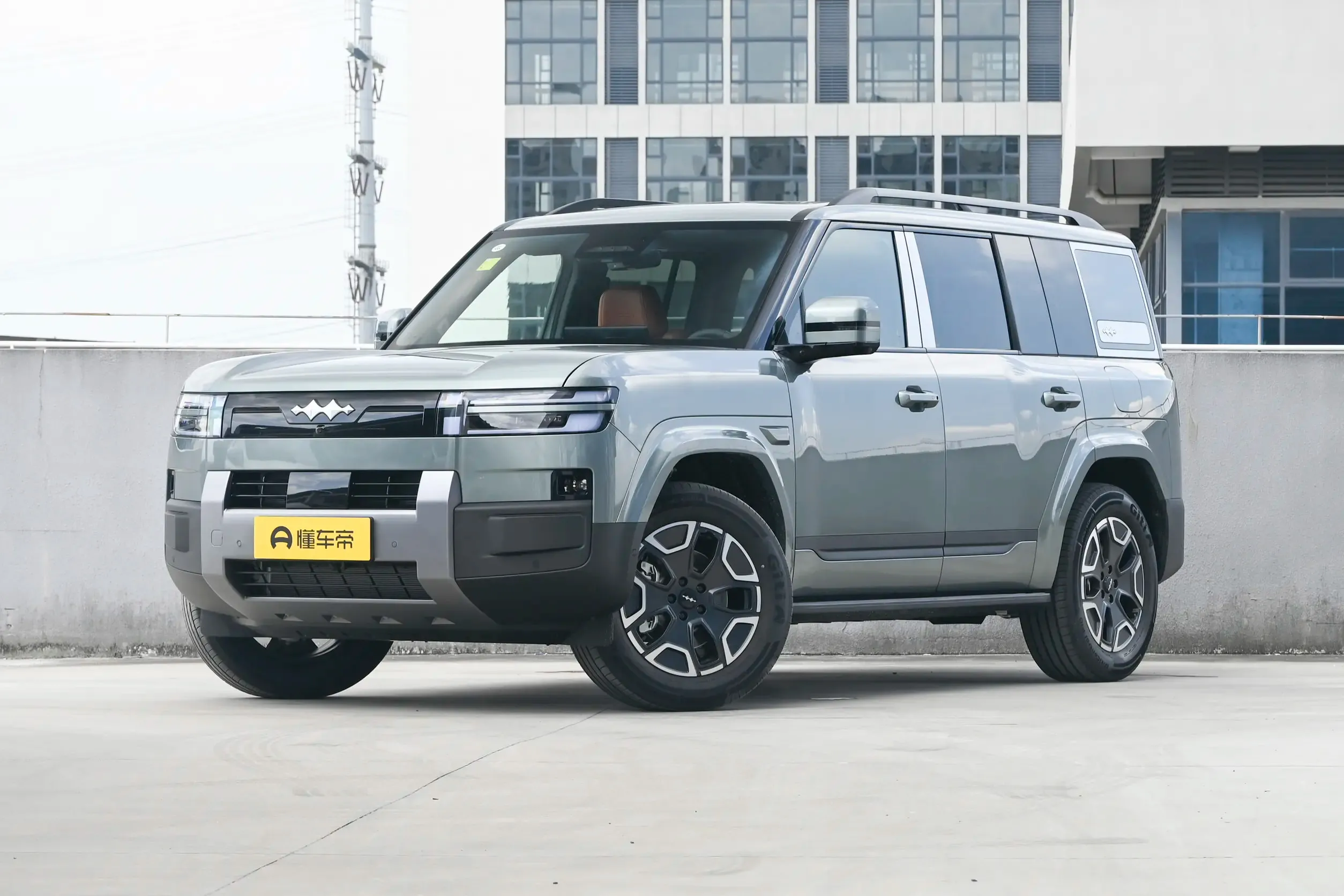 Formula Leopard‌ Titanium 7 2025 Model 190KM AWD Max Edition