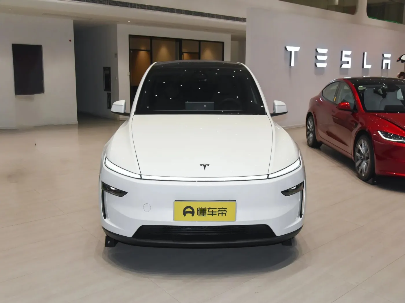 Tesla Model Y L 2026 Standard Range