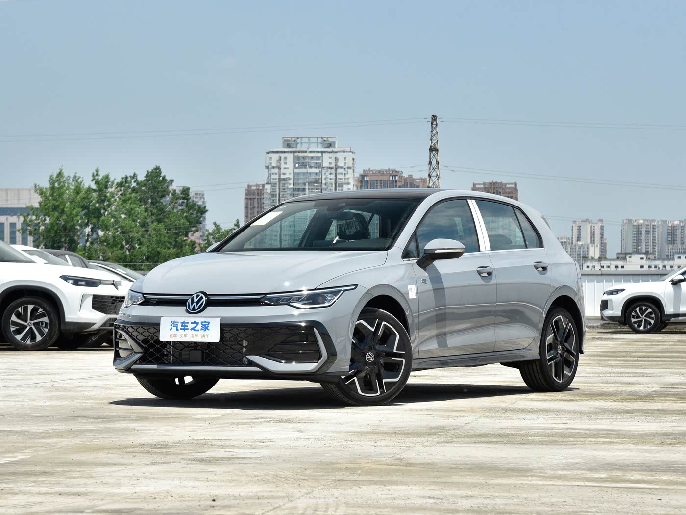 Golf 2025 300TSI R-Line